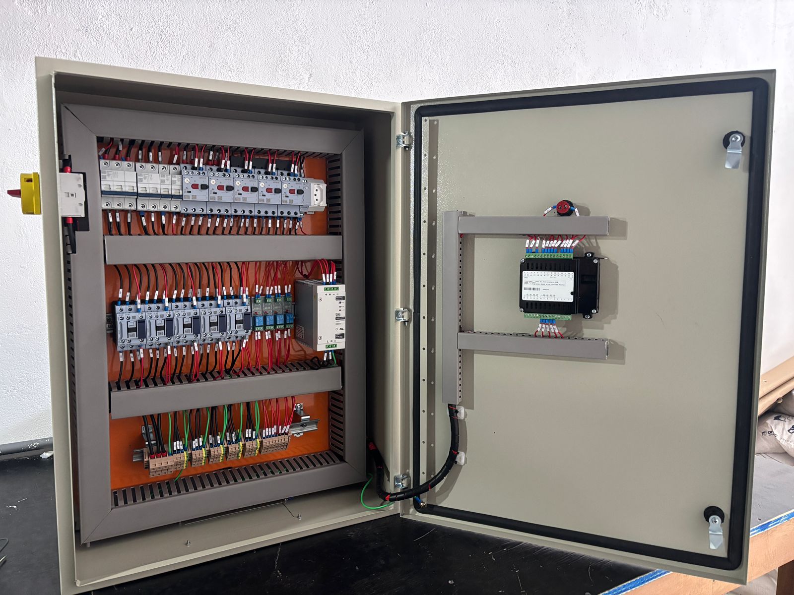 ETE Automática - Visão Interna (Painel Aberto)